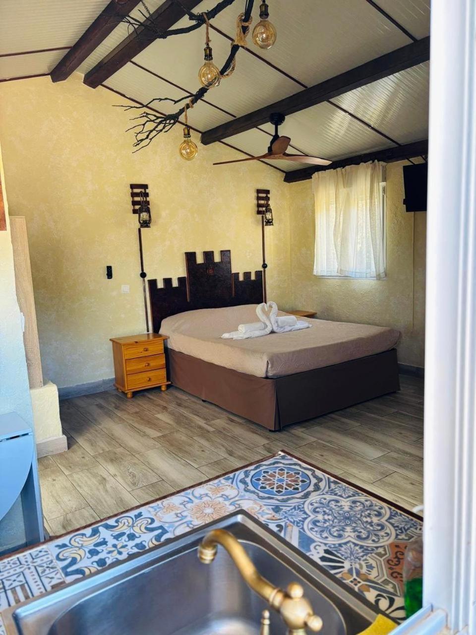 Cabanas Rusticas Dentro De La Finca El Castillo Ла Кабрера Екстериор снимка